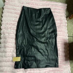 Sculpting Faux Leather slit midi skirt